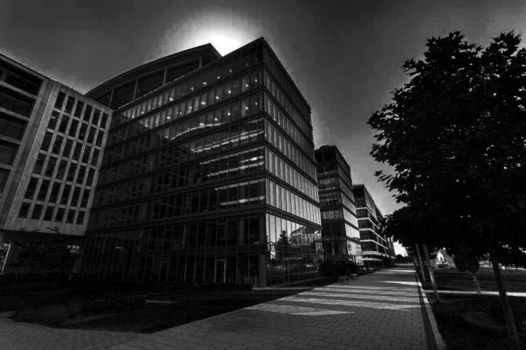 alley,office,buildings,modern,budapest,area